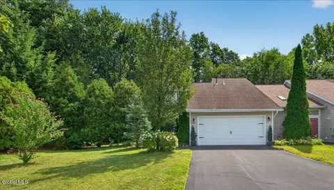 17 Green Meadow Dr, Clifton Park, NY 12065