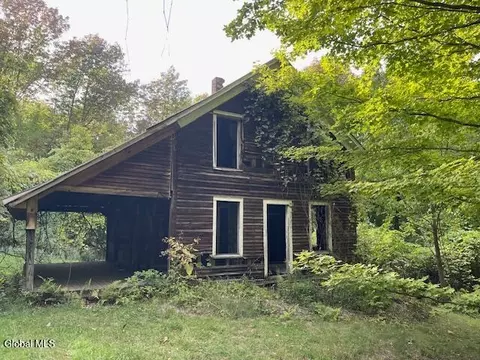 288 Lang Rd, Moriah, NY 12960
