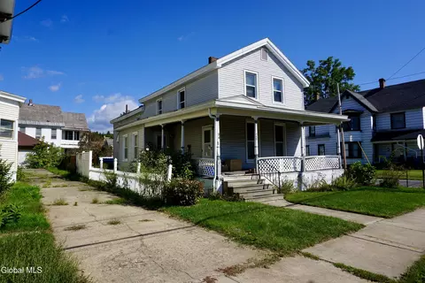 26 Grand St, Gloversville, NY 12078