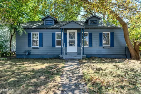 78 Spruce St, Schenectady, NY 12304