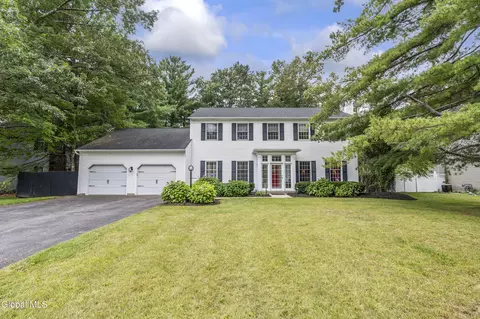 639 Salvia Ln, Schenectady, NY 12303