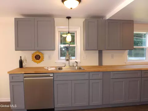 Kitchen - 25 Gabriel Rd, Corinth, NY 12822 photo 6 of 7
