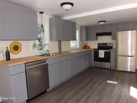 Kitchen - 25 Gabriel Rd, Corinth, NY 12822 photo 2 of 7