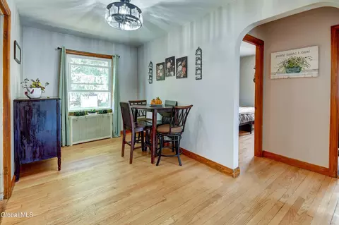 1030 Eugene Dr, Schenectady, NY 12303 photo 4