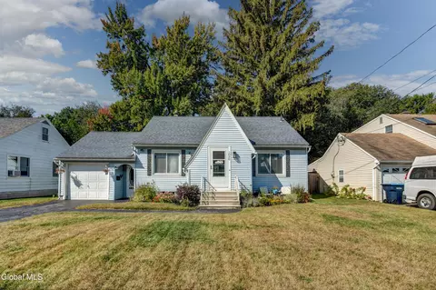 1030 Eugene Dr, Schenectady, NY 12303