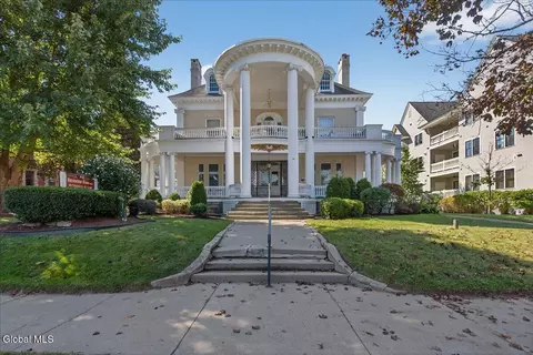 48 Union Ave # 9, Saratoga Springs, NY 12866