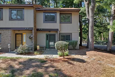 108 Knollwood Ter, Albany, NY 12203