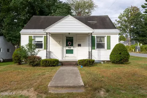 27 Thomas St, Queensbury, NY 12804