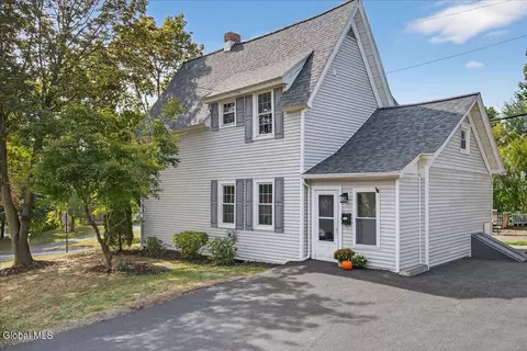 137 Viall Ave, Mechanicville, NY 12118