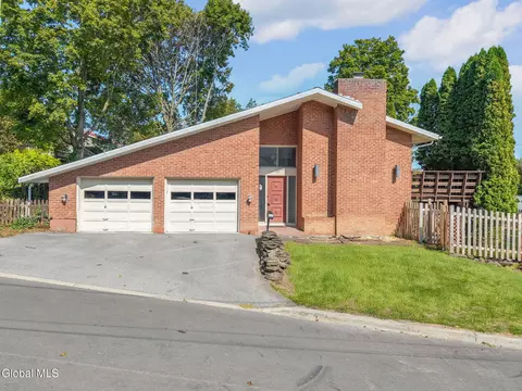 122 Lincoln Ave, Cobleskill, NY 12043