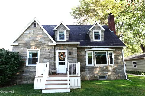 75 N Crystal St, Mechanicville, NY 12118