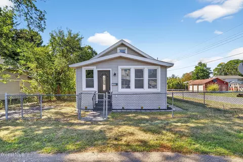 2905 Plunkett Ave, Schenectady, NY 12306