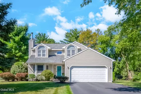 11 Wakefield Ct, Delmar, NY 12054