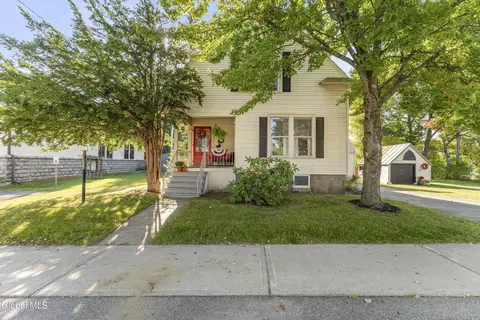 6 Library Ave, Warrensburg, NY 12885