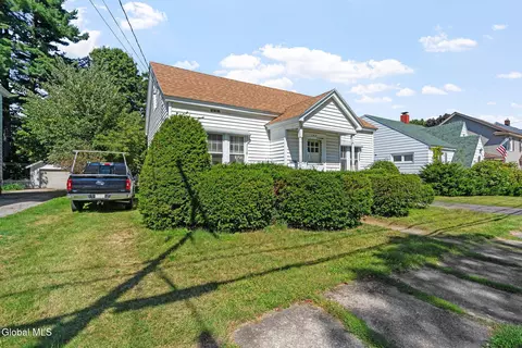 143 5th Ave, Gloversville, NY 12078