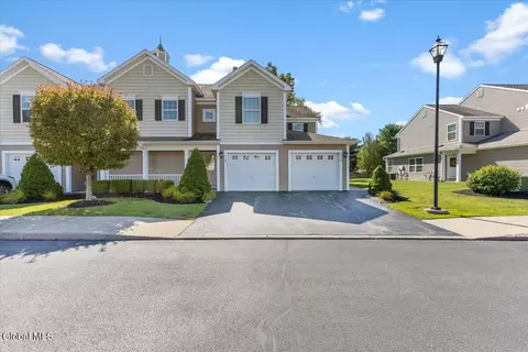 28 Treasures Pl, Queensbury, NY 12804