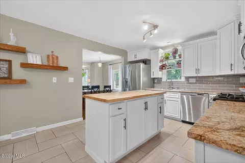 Kitchen - 23 Monroe Ave, Albany, NY 12203 photo 4 of 6