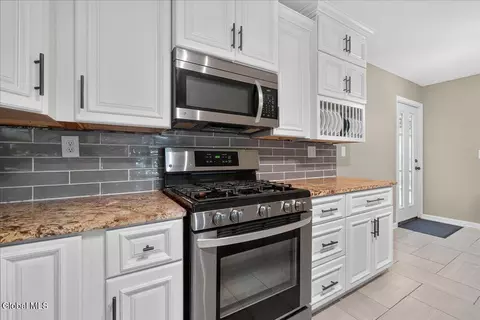 Kitchen - 23 Monroe Ave, Albany, NY 12203 photo 5 of 6