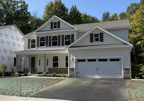 36 Tamarack St, Ballston Lake, NY 12019