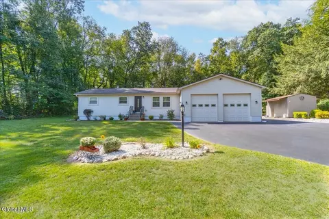 560 Kinns Rd, Clifton Park, NY 12065