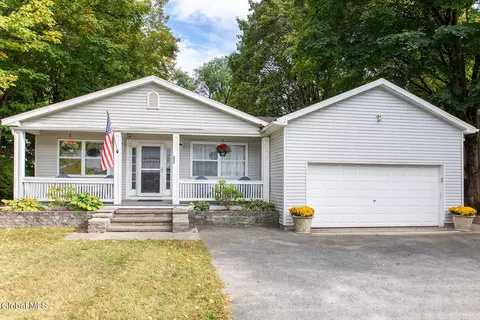252 Ballston Ave, Saratoga Springs, NY 12866
