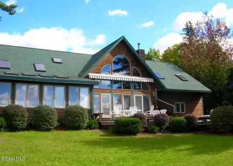 14 Gunn Ln, Queensbury, NY 12804