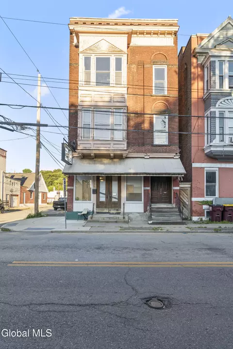 3076 6th Ave, Troy, NY 12180