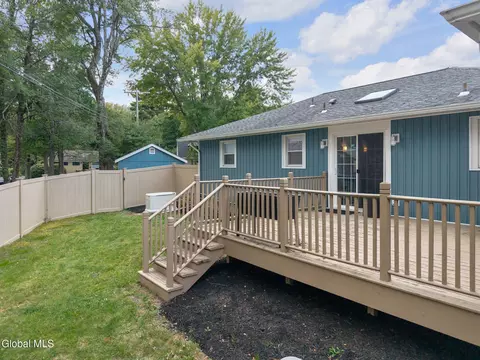 17 Dumbarton Dr, Delmar, NY 12054 photo 32