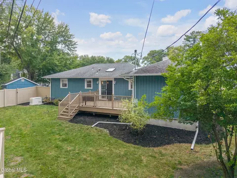 17 Dumbarton Dr, Delmar, NY 12054 photo 34