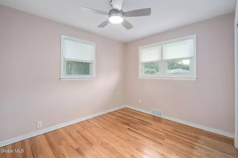 17 Dumbarton Dr, Delmar, NY 12054 photo 20