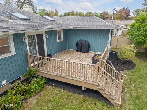 17 Dumbarton Dr, Delmar, NY 12054 photo 33