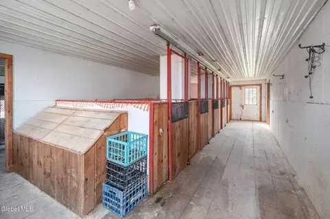 Entry Way - 7341 Fishhouse Rd, Broadalbin, NY 12025 photo 6 of 9