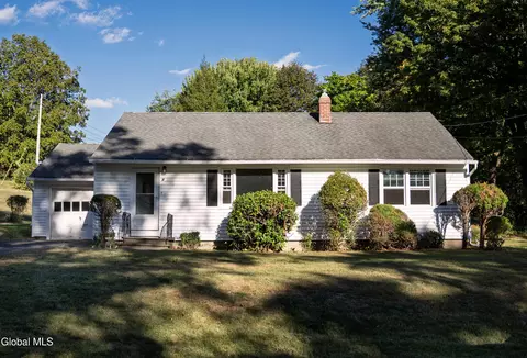 8 Frear Park Vw, Troy, NY 12180