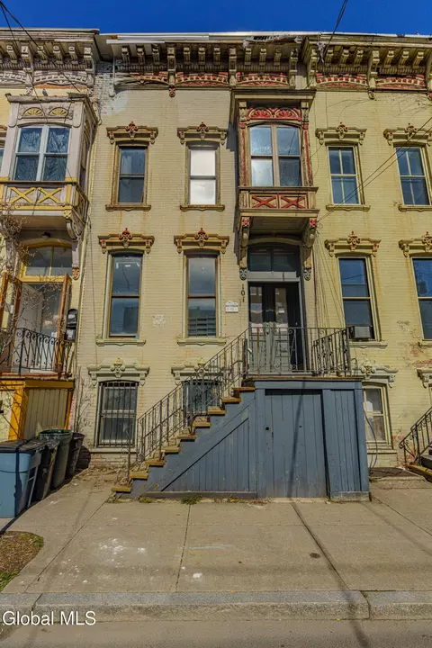 101 Lark St, Albany, NY 12210