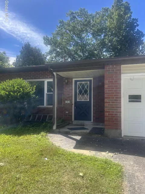 12 Spyglass Hl # D, Clifton Park, NY 12065