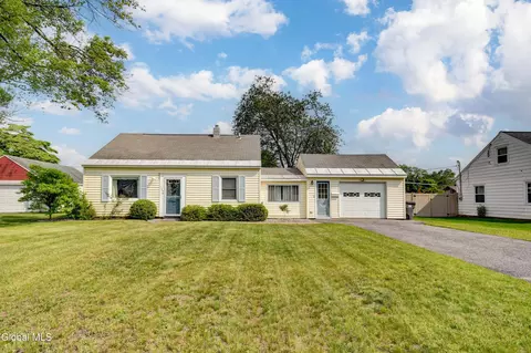 1074 Palazini Dr, Schenectady, NY 12303