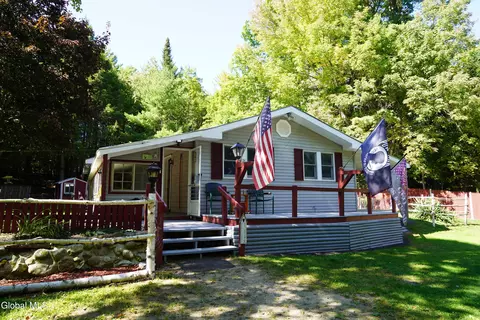 26 Rays Rd, Warrensburg, NY 12885
