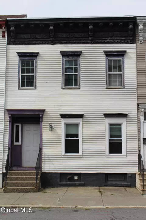 17 N Lake Ave, Albany, NY 12203