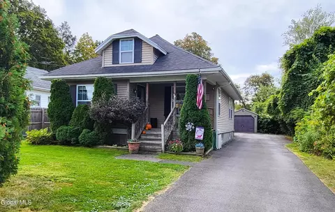 19 Glenmore Rd, Troy, NY 12180