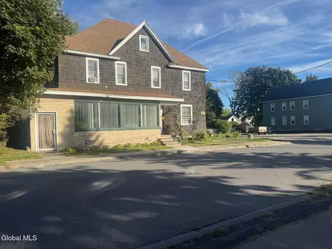 112 Pleasant Ave, Johnstown, NY 12095