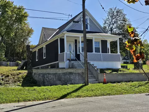 2402 Ave B Ext, Schenectady, NY 12308