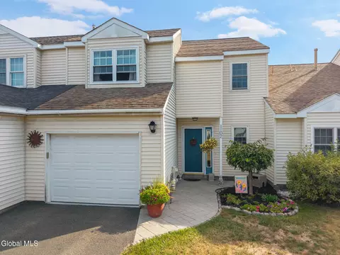 1102 Spearhead Dr, Schenectady, NY 12302