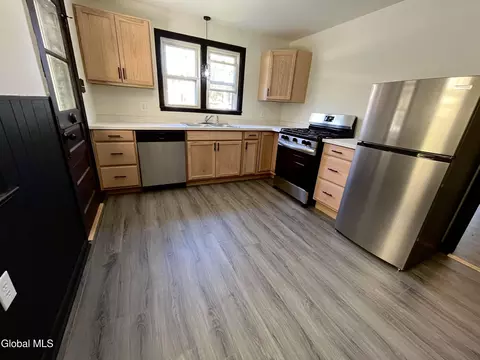 14 Weise Rd, Glenville, NY 12302 photo 4
