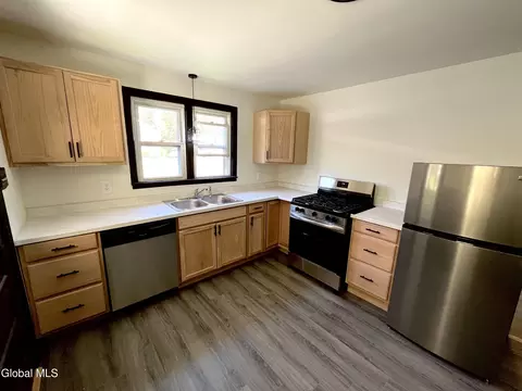 14 Weise Rd, Glenville, NY 12302 photo 3