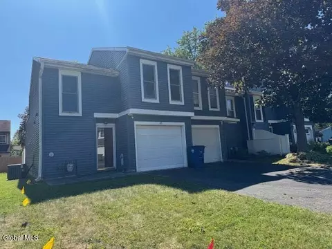 45 Meadowlark Dr, Cohoes, NY 12047