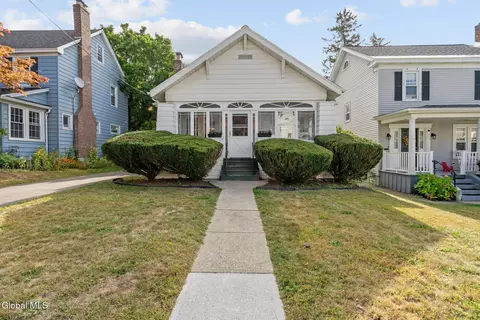 11 Fleetwood Ave, Albany, NY 12208