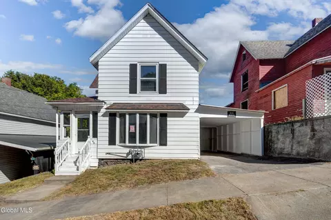36 Maple St, Gloversville, NY 12078
