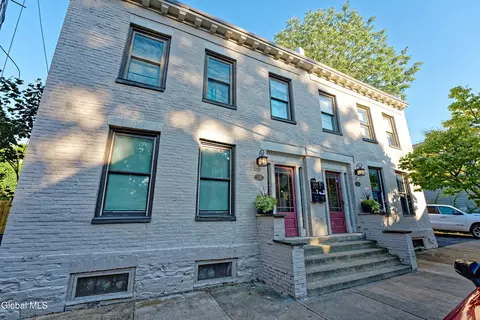 118 N College St, Schenectady, NY 12305