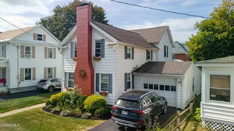 14 Locust St, Glens Falls, NY 12801