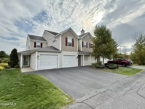 211 Linden Ct, Amsterdam, NY 12010